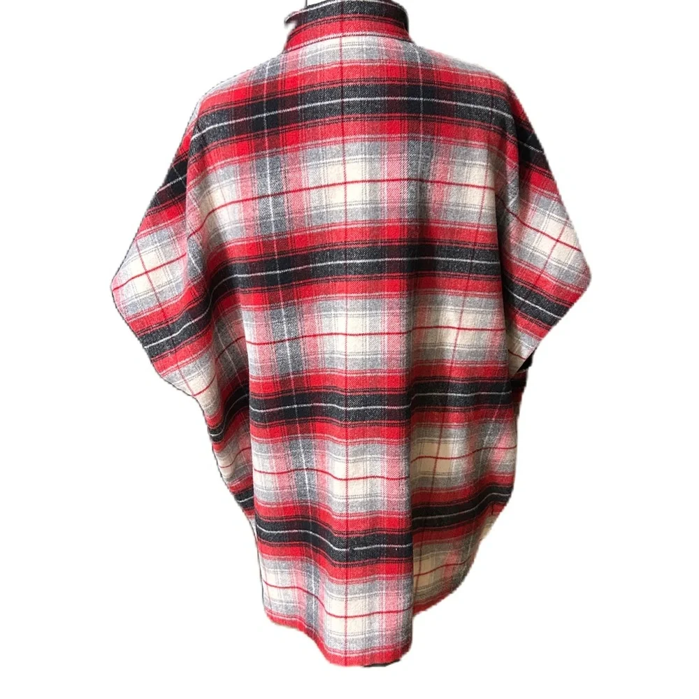 Eddie Bauer Wool Blend Cape Blanket Poncho size M Plaid Fall Winter Lumber Jill